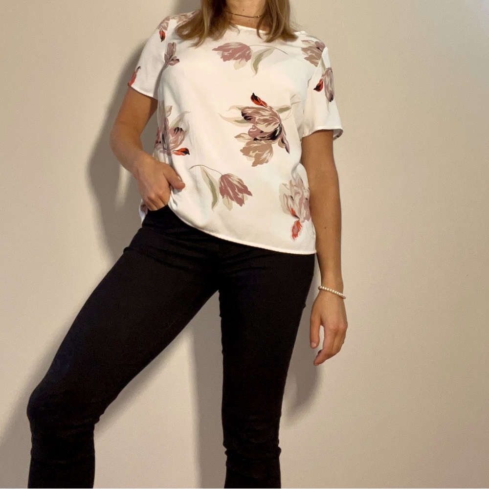Dynamite floral print business casual blouse size medium